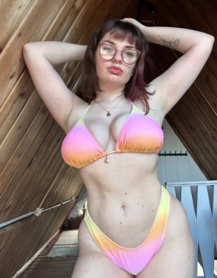 Ciao, mi chiamo Daniella e sono disponibile per incontri sessuali 🥰🥒