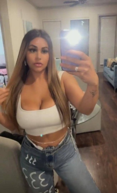 Ragazza escort disponibile per incontri sessuali a pagamento senza problemi