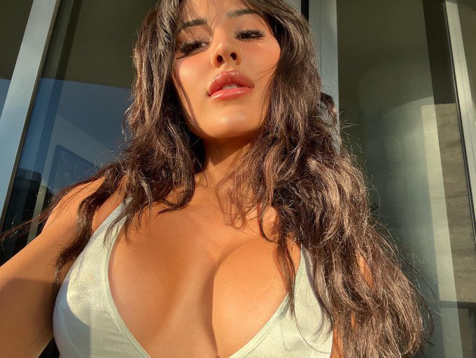 Sono una donna single disponibile per una rapporto sessuale ma è pagamento quindi sei interessato
