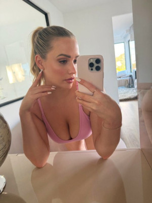 Sono disponibile per tutti i tuoi servizi sessuali♥️♥️