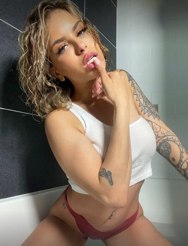 Salut mon amour, viens baiser💋 ma chatte et mon cul ❤️ venez goûter pour connaître la différence🔥🔥🔥