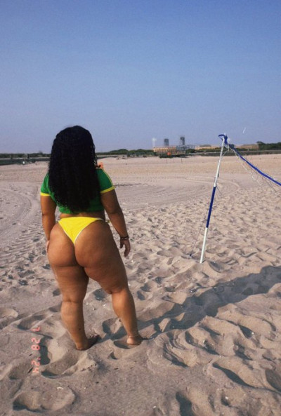 Sono disponibile; scrivimi direttamente su WhatsApp utilizzando il mio numero WhatsApp +22958503830