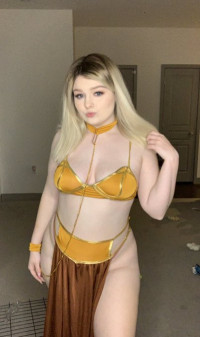 Disponibile per il tuo piacere sessuale ma è richiesto il pagamento tramite biglietto Disponibile per il tuo piacere sessuale ma è richiesto il pagamento tramite biglietto