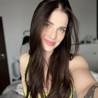 Sono disponibile per un incontro sensuale, scrivetemi in privato.