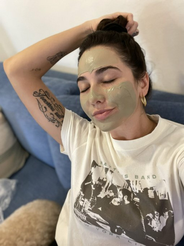 Sono single e disponibile subito per i tuoi servizi.