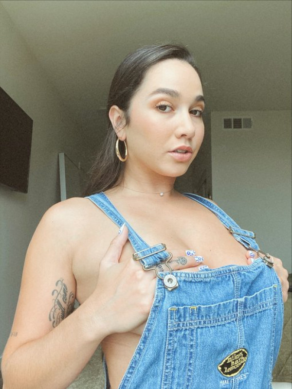 Se sei interessato, ti piacerebbe incontrarmi per trascorrere insieme dei bellissimi momenti di piacere sessuale?