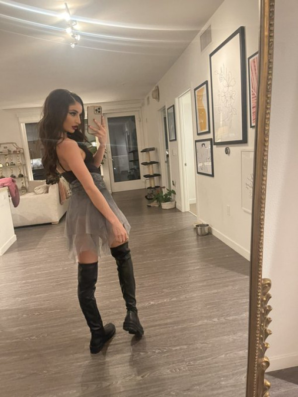 Nathalie disponibile per i tuoi desideri sessuali 🍆❤️🇮🇹