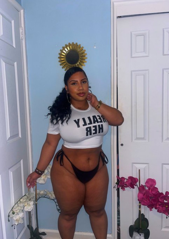 Sono disponibile; scrivimi direttamente su WhatsApp utilizzando il mio numero WhatsApp +22958503830