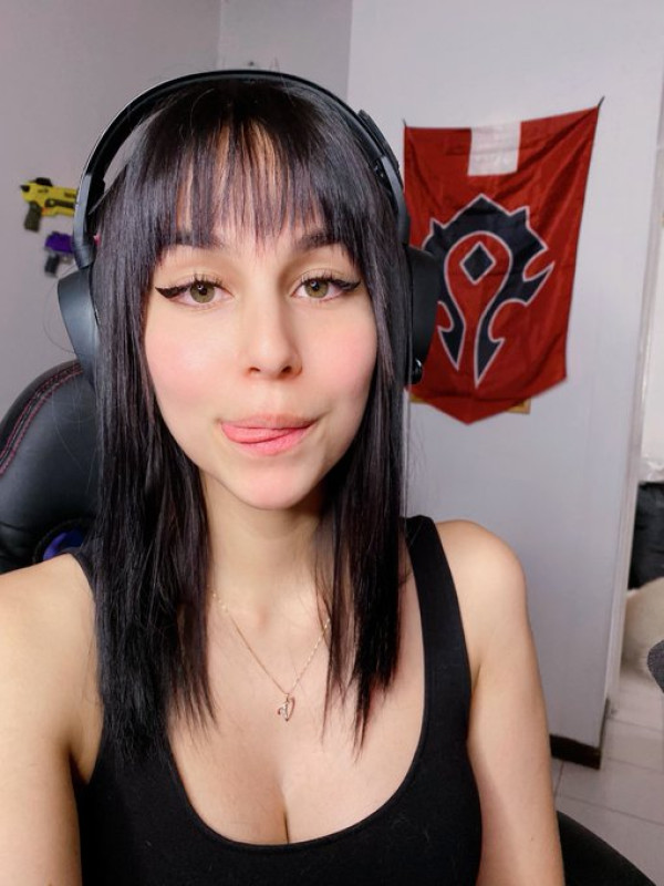 Sono disponibile per incontri sessuali 😘