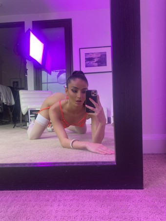 Escort 🥰 Escort 🥰