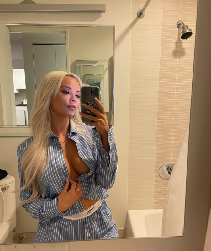 Sono disponibile per un momento sessuale a pagamento che una donna non ha mai fatto in tutta la sua vita  🥰😍