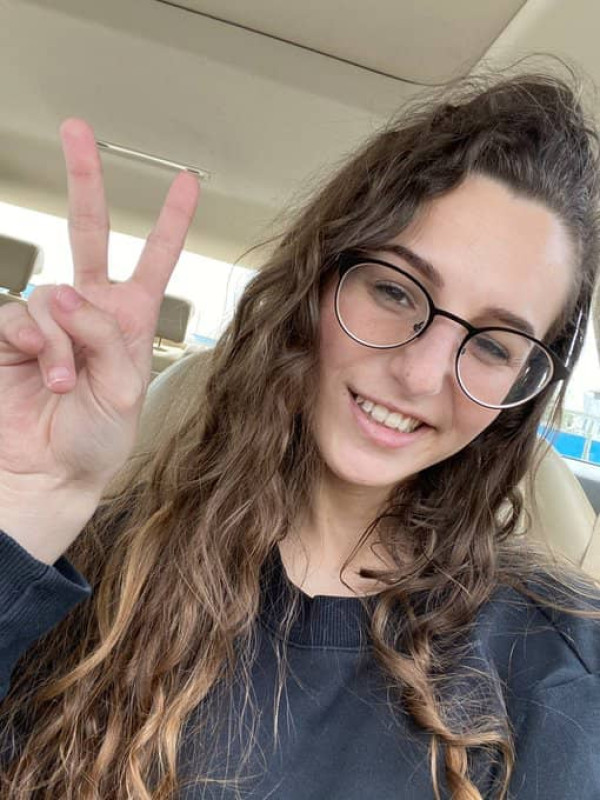 Sono disponibile per sesso a pagamento.