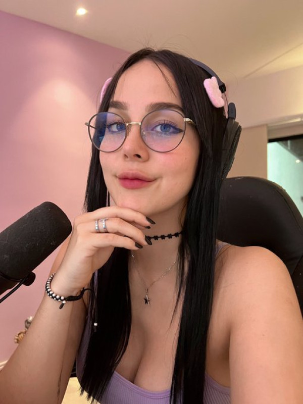 Sono disponibile per incontri sessuali 😘