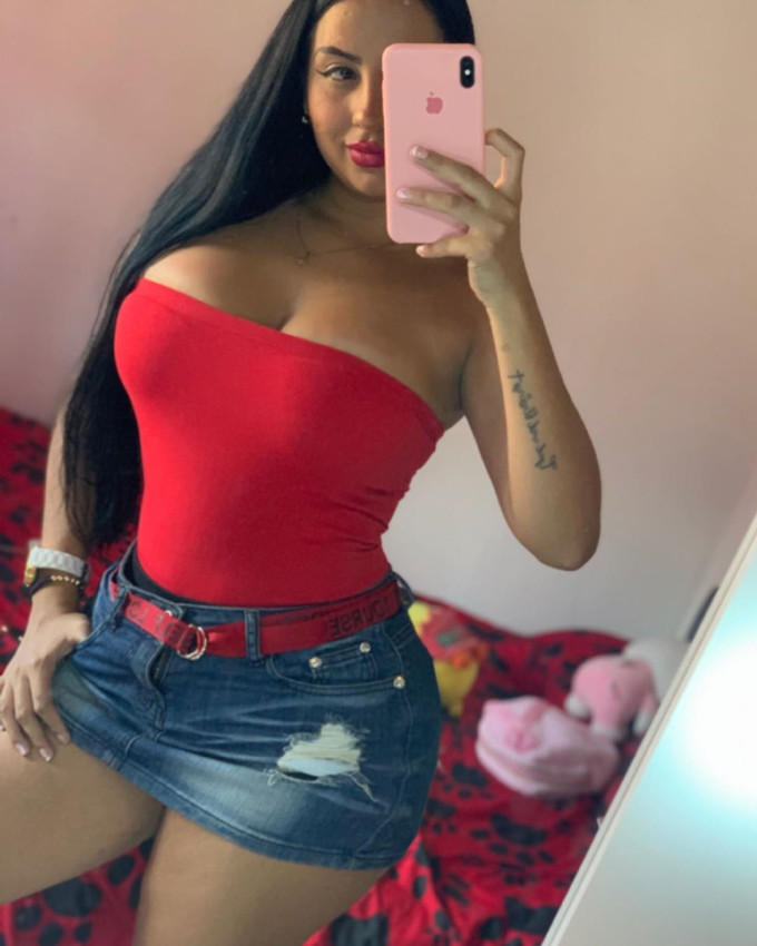 Disponible pour un bon moment de massages satisfaction garantie service illimité 💋 🥰 🥒
