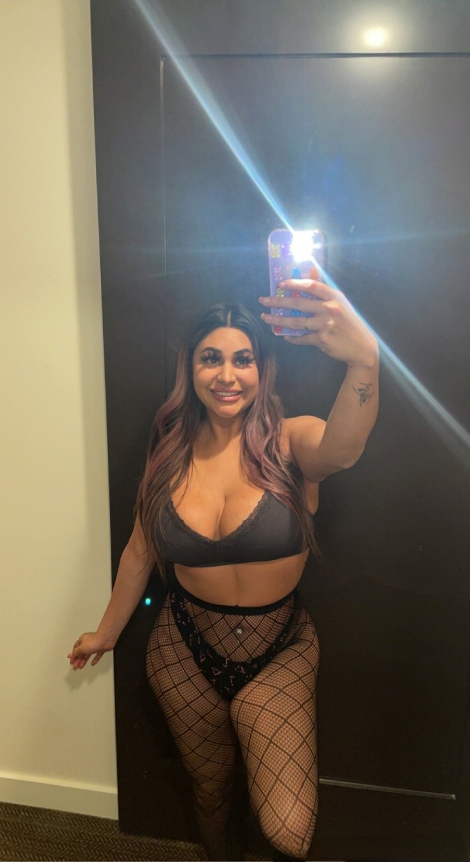 Ragazza escort disponibile per incontri sessuali a pagamento senza problemi