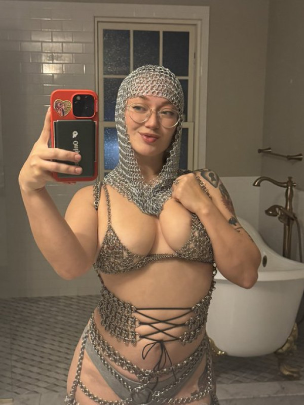 Ciao, sono attualmente disponibile. 🥰