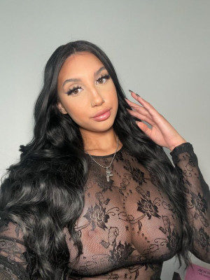 Sono disponibile per le tue esigenze sessuali.