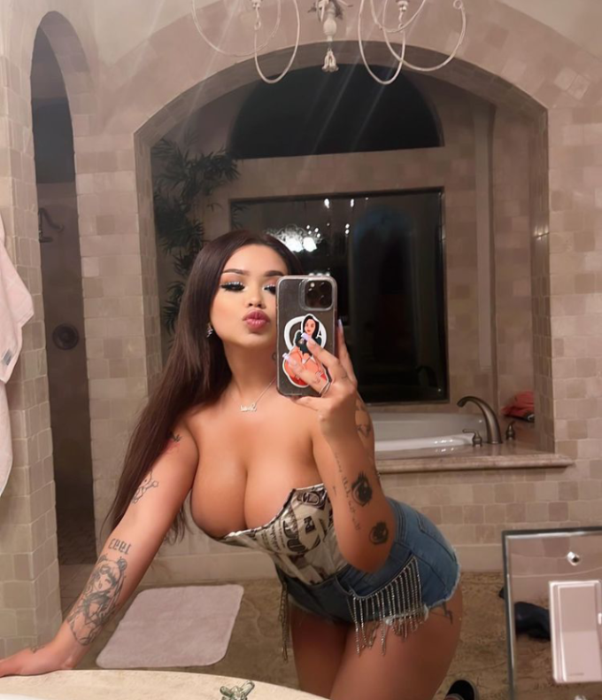 Sono disponibile per un piano sessuale!