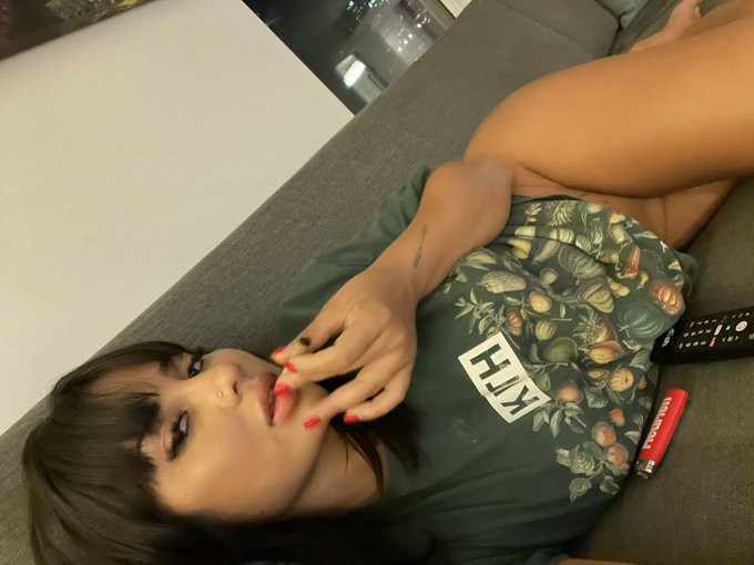 Sono una donna single disponibile per una rapporto sessuale ma è pagamento quindi sei interessato