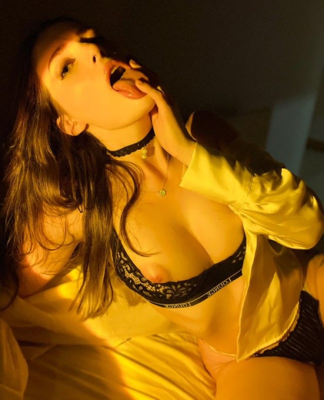 Je suis une escorte disponible pour tout vos plans cul intéressé écrivez moi par whatsapp ou télégramme