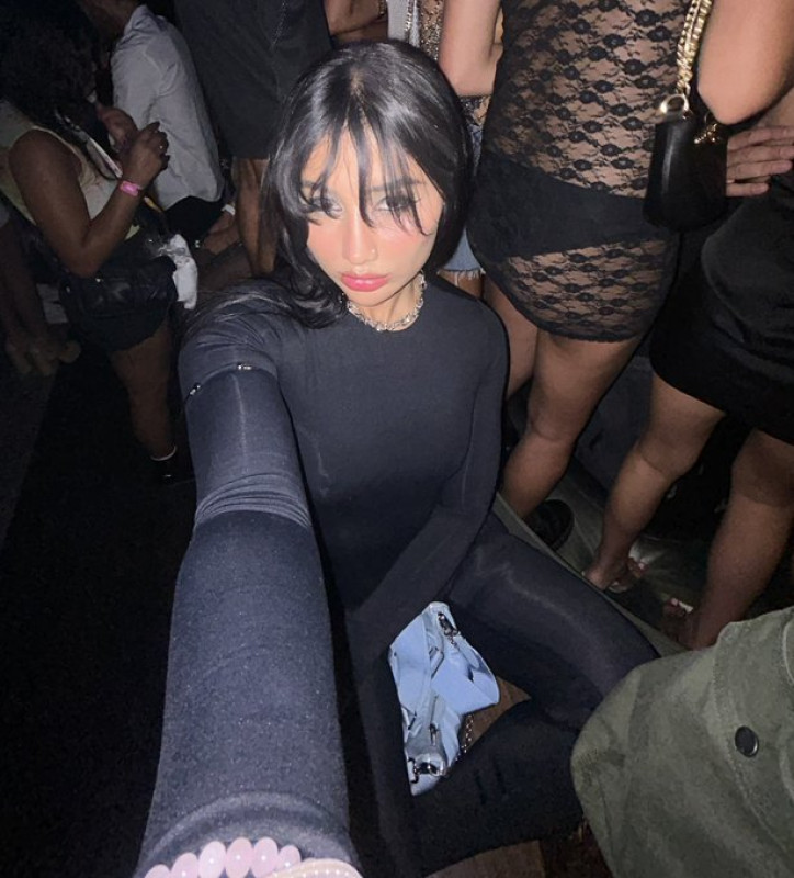 Sono una donna single disponibile per una rapporto sessuale ma è pagamento quindi sei interessato
