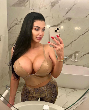 A disposizione per un momento piacevole e adorabile 😍💋😘 A disposizione per un momento piacevole e adorabile 😍💋😘