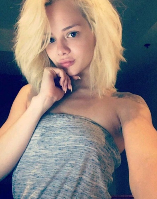 Ciao amori miei 😍, mi chiamo Chantal, sono una compagna ideale 🤭, pronta ad aiutarvi a trascorrere momenti erotici indimenticabili, a soddisfarvi...