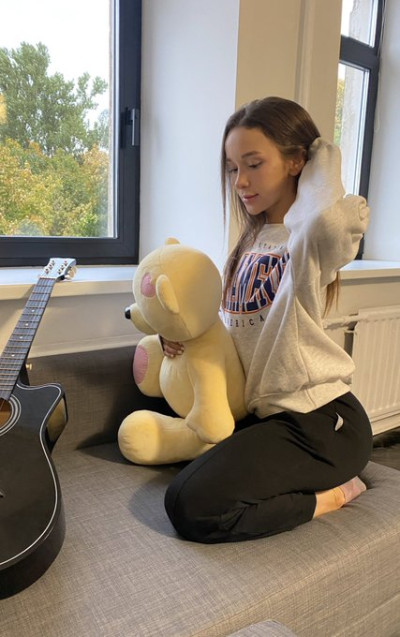 SONO UNA DONNA SINGLE DISPONIBILE PER UNA RAPPORTO SESSUALE MA È PAGAMENTO QUINDI SEI INTERESSATO