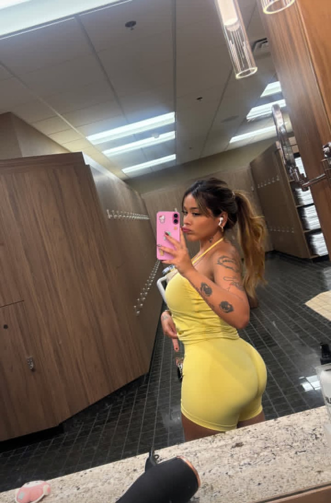 Hosana, una donna calda e provocante per i tuoi desideri Sessuale🇮🇹😍!