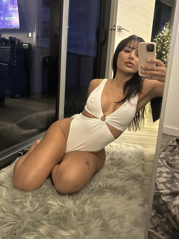 Sono una donna single disponibile per una rapporto sessuale ma è pagamento quindi sei interessato