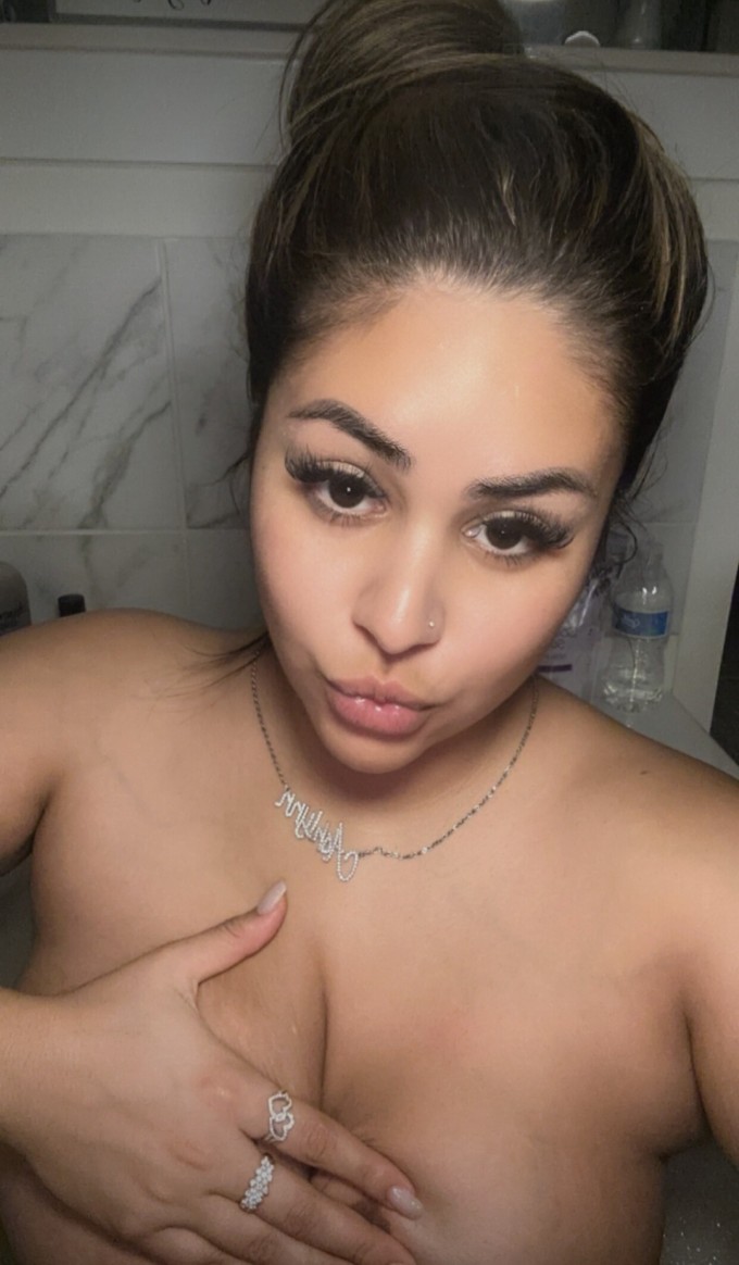 Ragazza escort disponibile per incontri sessuali a pagamento senza problemi Ragazza escort disponibile per incontri sessuali a pagamento senza problemi