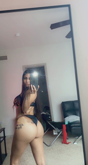 Ragazza escort disponibile per incontri sessuali a pagamento senza problemi Ragazza escort disponibile per incontri sessuali a pagamento senza problemi