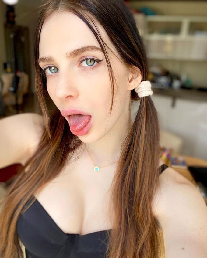 Sono disponibile per incontri sessuali