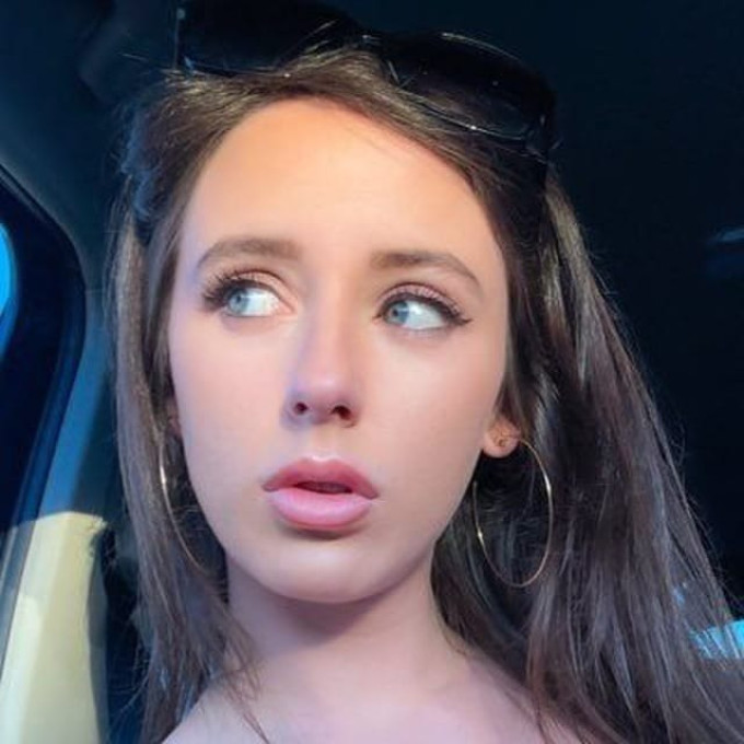 Ciao sono disponibile tutta la notte per momenti eccitanti senza grattacapi😍🍑🍆