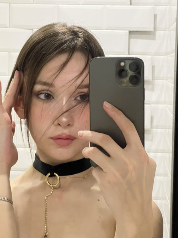 Sono disponibile ora per sesso tabù 🥰
