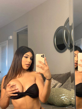 Bella e sexy😍 di passaggio nella tua città per farti vibrare con tutte le sensazioni forti.🥰 Bella e sexy😍 di passaggio nella tua città per farti vibrare con tutte le sensazioni forti.🥰