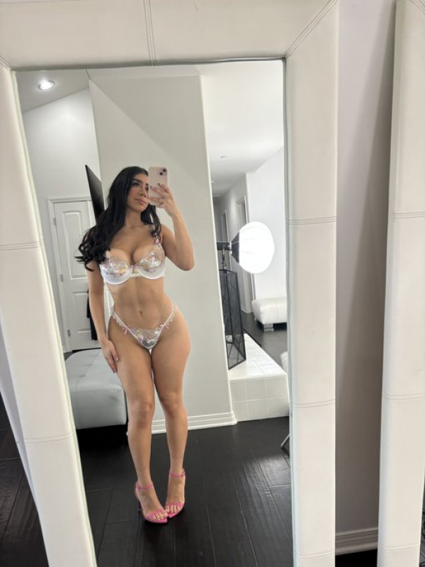 Disponibile per riunioni sessuali