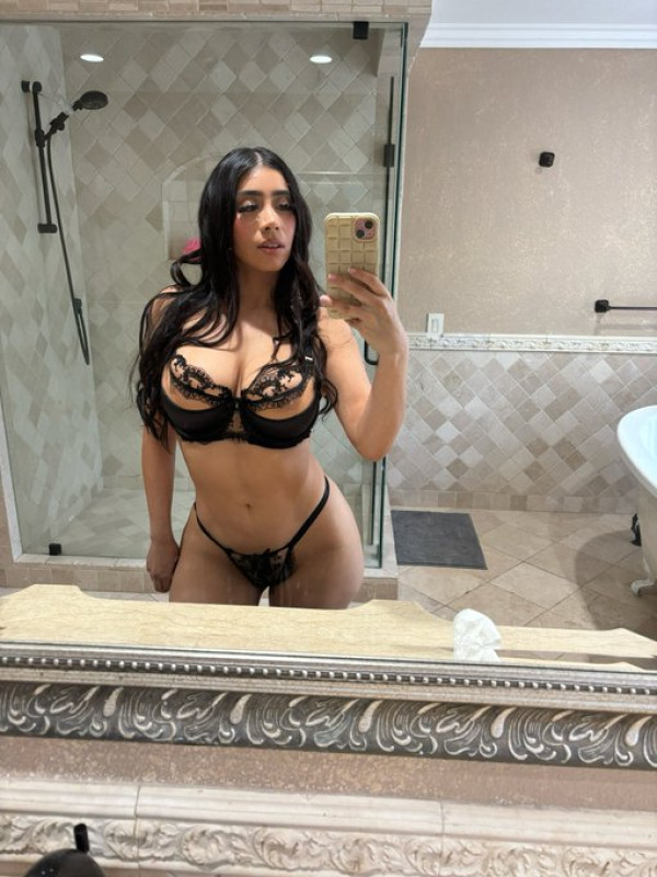 Disponibile per riunioni sessuali