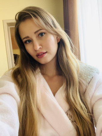 SONO APPENA ARRIVATA (MASSAGGIO LINGAM COMPLETO) BACIO CON LA LINGUA, SBORRATA GRATUITA, UN BELLO 69 CALMO, SENZA FRETTA, LATO B, GOLA PROFONDA