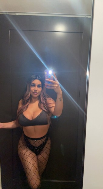 Ragazza escort disponibile per incontri sessuali a pagamento senza problemi Ragazza escort disponibile per incontri sessuali a pagamento senza problemi