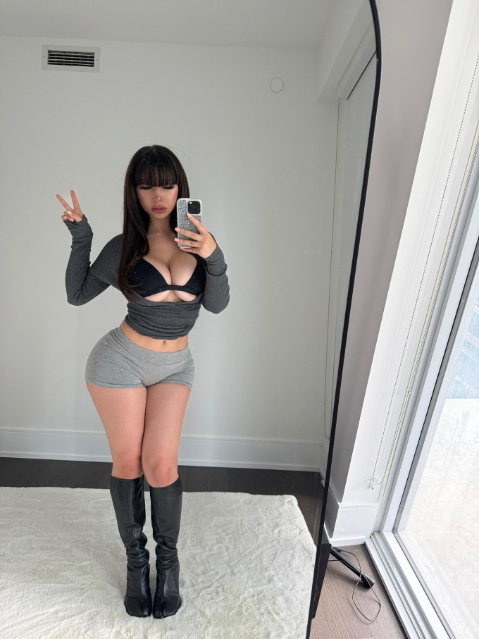 "Disponible pour des moments sensuels et inoubliables 💦✨