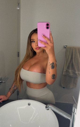 Hosana, una donna calda e provocante per i tuoi desideri Sessuale🇮🇹😍!