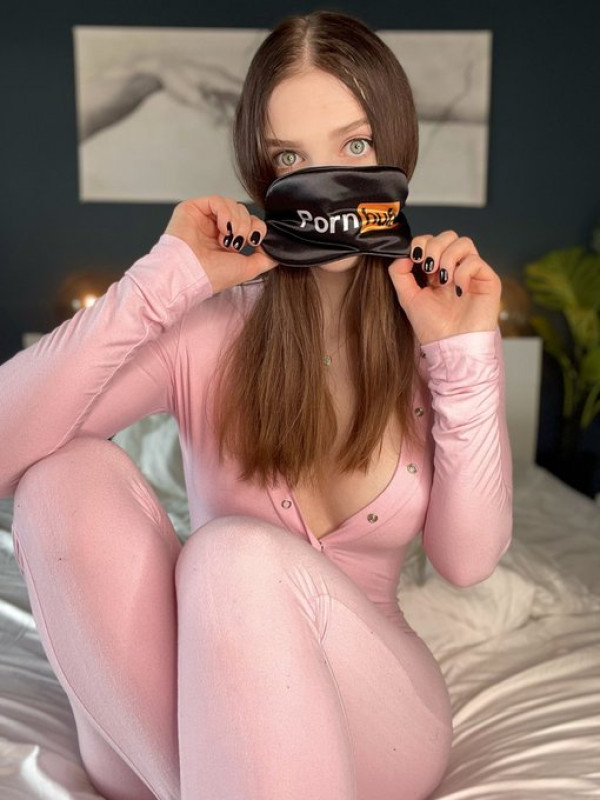 Sono disponibile per incontri sensuali, scrivimi in privato