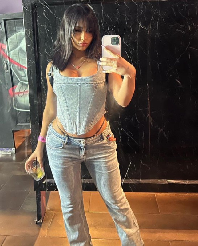 Sono una donna single disponibile per una rapporto sessuale ma è pagamento quindi sei interessato