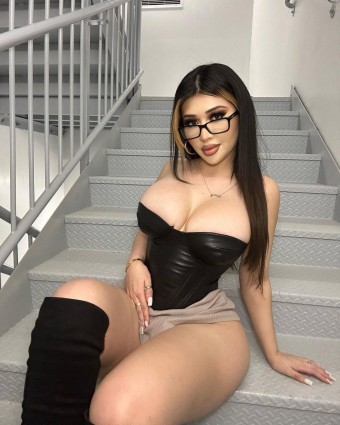 Sono disponibile ora per sesso tabù 🥰