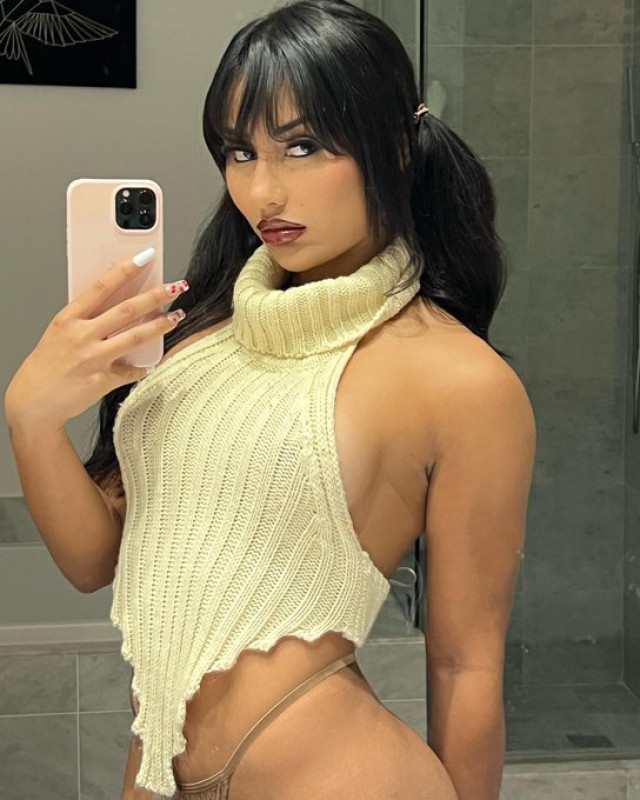 Sono una donna single disponibile per una rapporto sessuale ma è pagamento quindi sei interessato