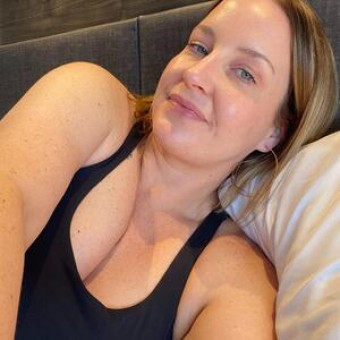 CIAO TESORO, VIENI A VIVERE IL MOMENTO PIACEVOLE, PIACEVOLE E INDIMENTICABILE INSIEME A ME A LETTO SENZA ALCUN PROBLEMA 🇮🇹❤️🇮🇹