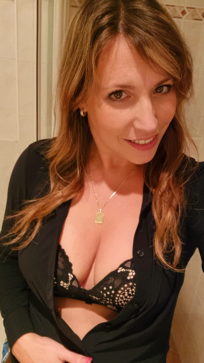 Disponibile per incontri piccanti senza alcun problema 🫦