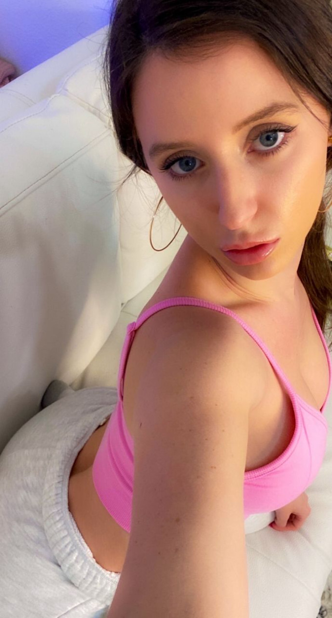 Ciao sono disponibile tutta la notte per momenti eccitanti senza grattacapi😍🍑🍆