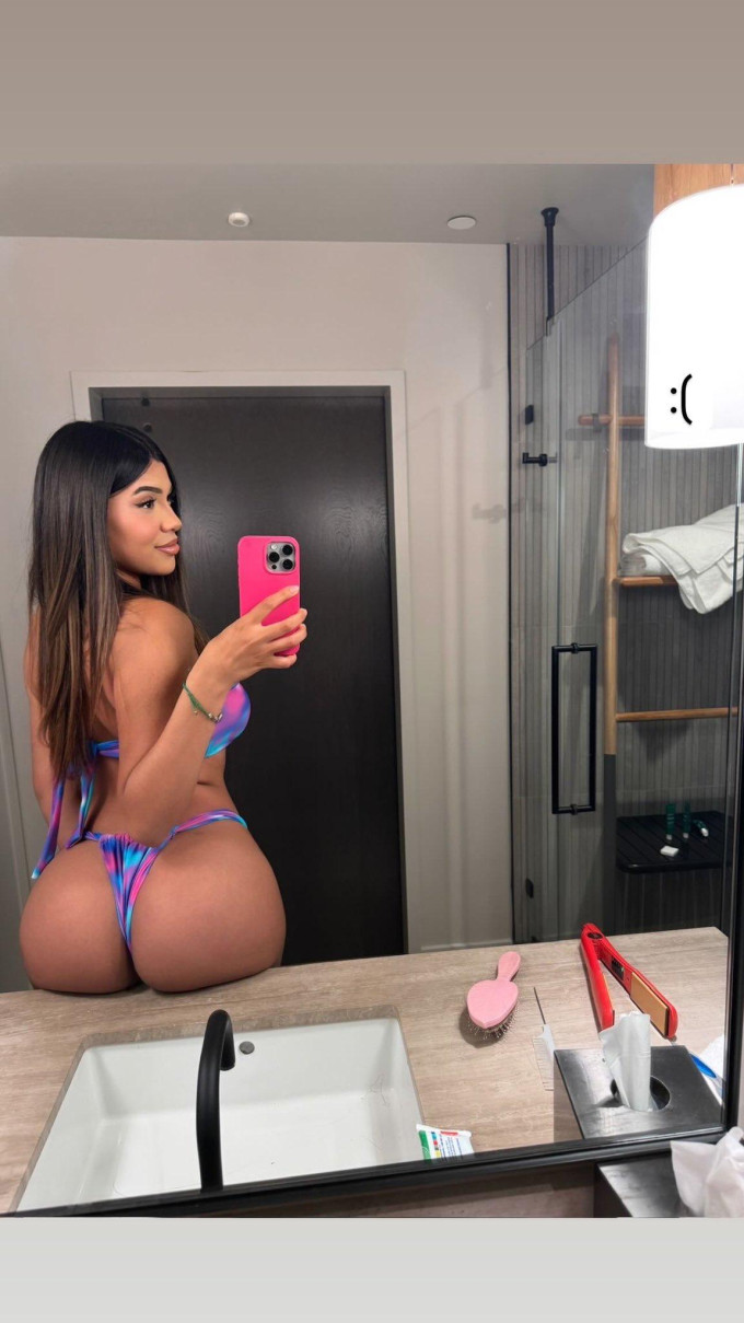Bella bionda sexy😍 di passaggio nella tua città per farti vibrare con tutte le sensazioni forti.🥰  Whatsapp: +393508325284